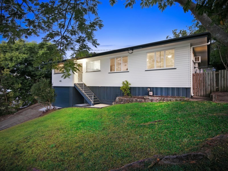 13 Menangle Avenue, Arana Hills QLD 4054