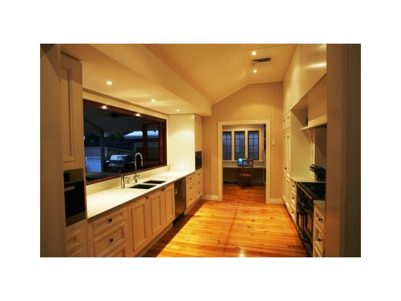 52 Woodville Street, Hendra QLD 4011