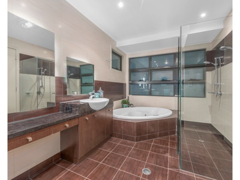 1 Craven Street, Clayfield QLD 4011