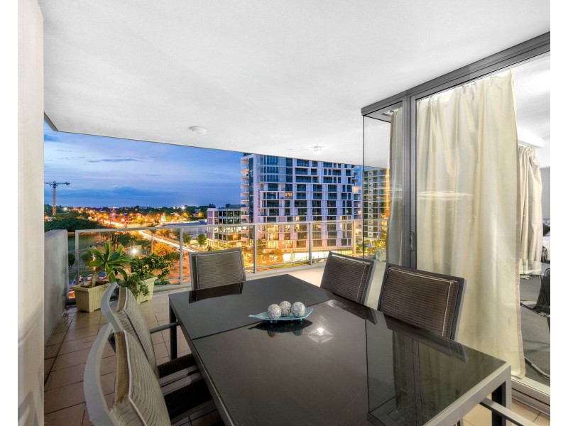 855/43 Hercules Street, Hamilton QLD 4007