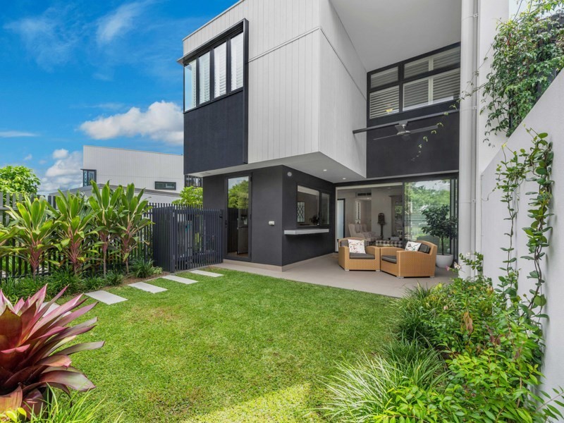 601/12 Parkside Circuit, Hamilton QLD 4007