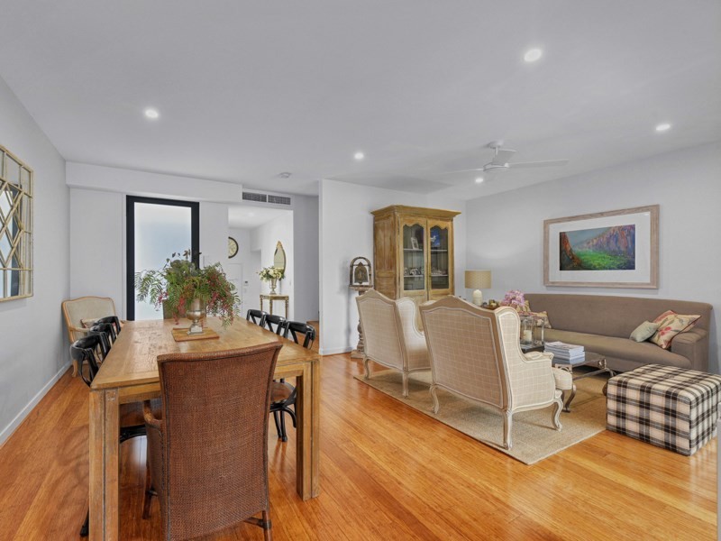 601/12 Parkside Circuit, Hamilton QLD 4007