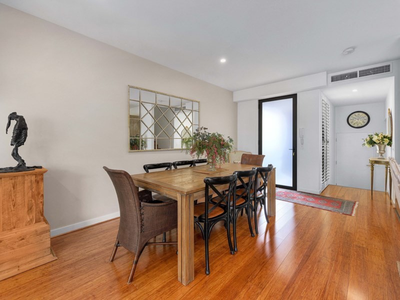 601/12 Parkside Circuit, Hamilton QLD 4007