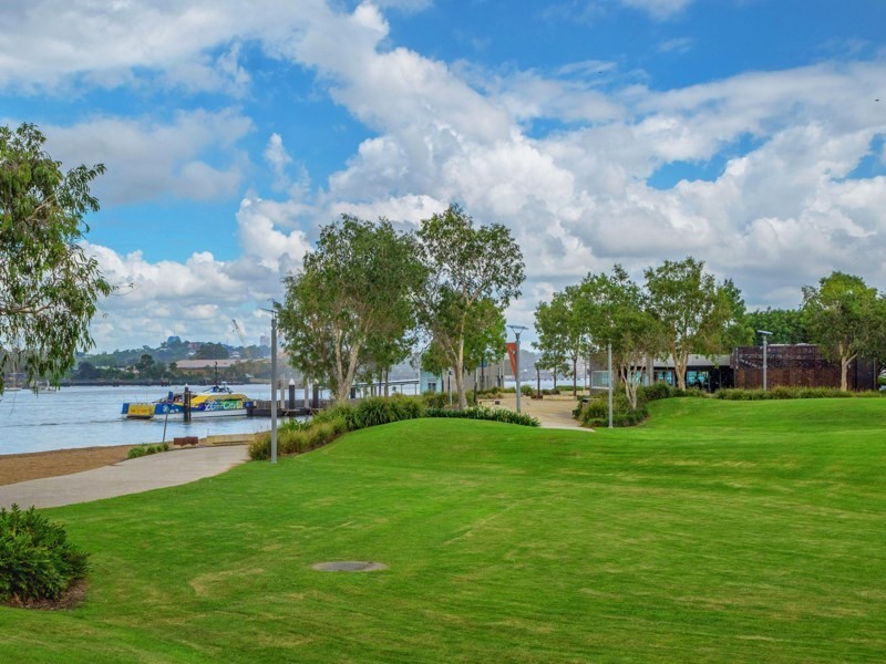 601/12 Parkside Circuit, Hamilton QLD 4007