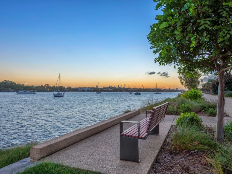 601/12 Parkside Circuit, Hamilton QLD 4007