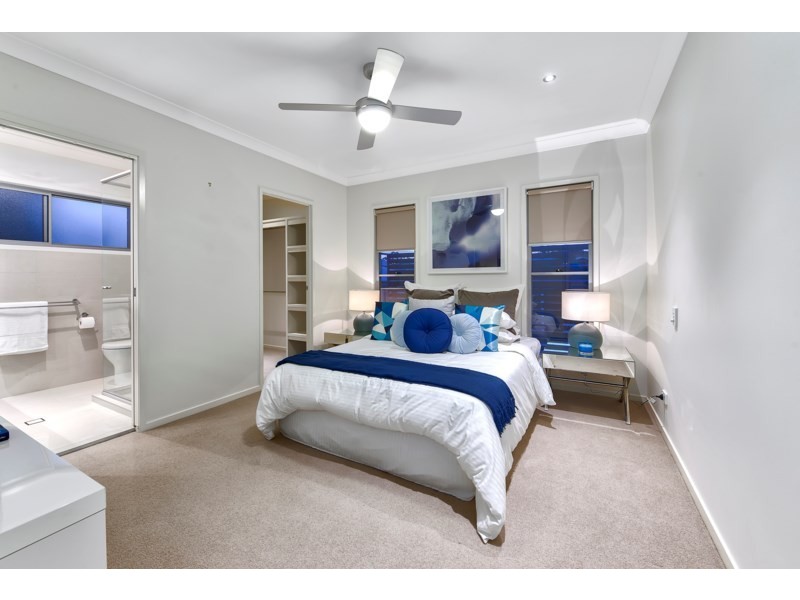 2/68 Rose Lane, Gordon Park QLD 4031