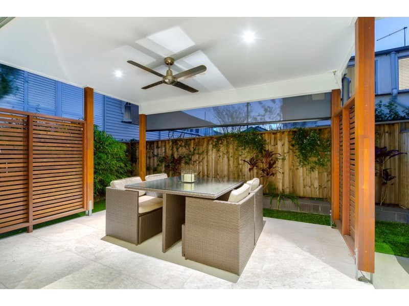 2/68 Rose Lane, Gordon Park QLD 4031