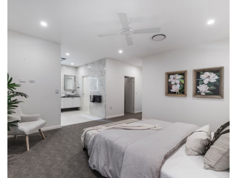 137 Manson Road, Hendra QLD 4011