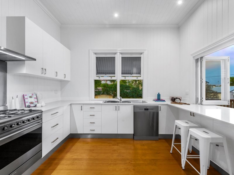 7 Myrtle Street, Grange QLD 4051