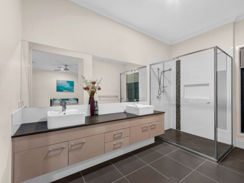 6 Harding Street, Hendra QLD 4011