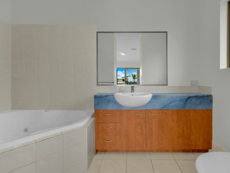 4/102 Racecourse Road, Hamilton QLD 4007