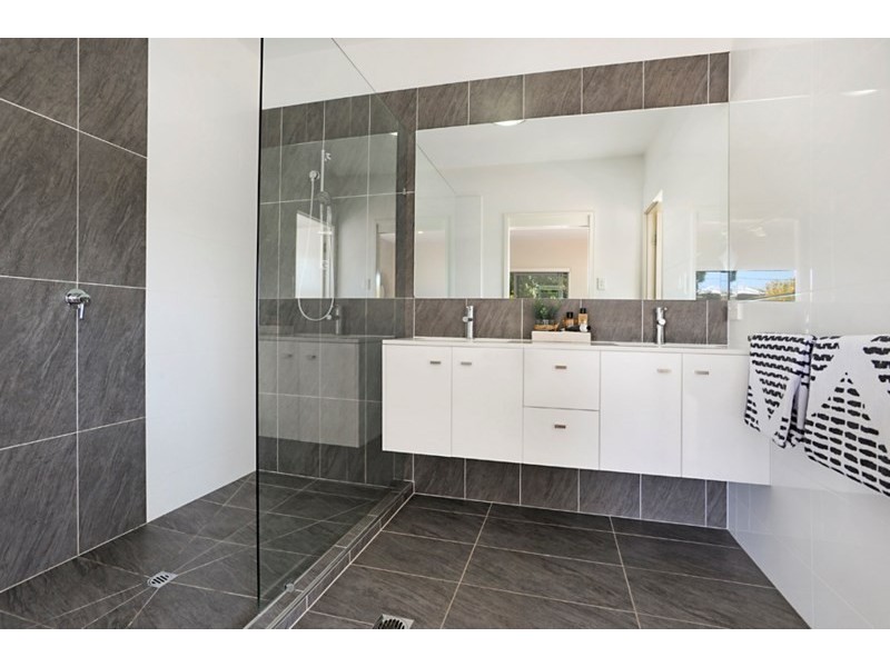 24 Araluen Street, Kedron QLD 4031