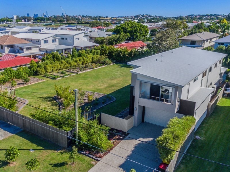 14 Ure Street, Hendra QLD 4011