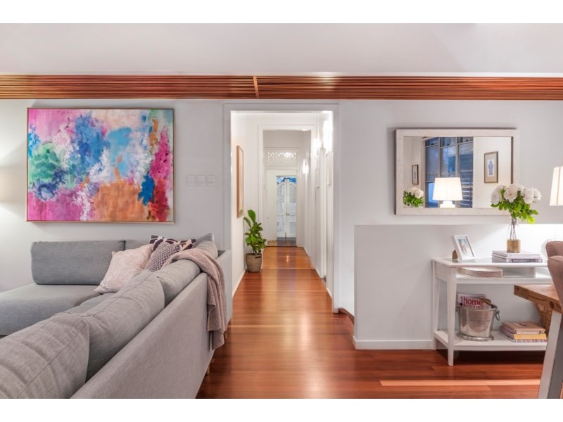 19 Pine Street, Hamilton QLD 4007