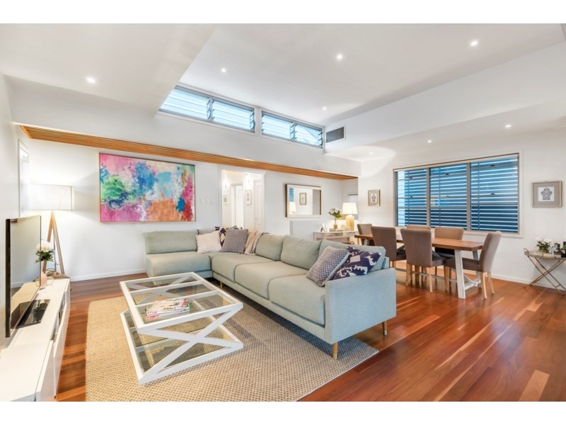 19 Pine Street, Hamilton QLD 4007