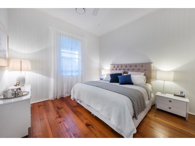 19 Pine Street, Hamilton QLD 4007