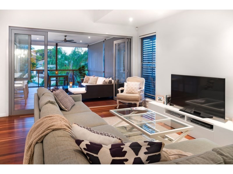 19 Pine Street, Hamilton QLD 4007