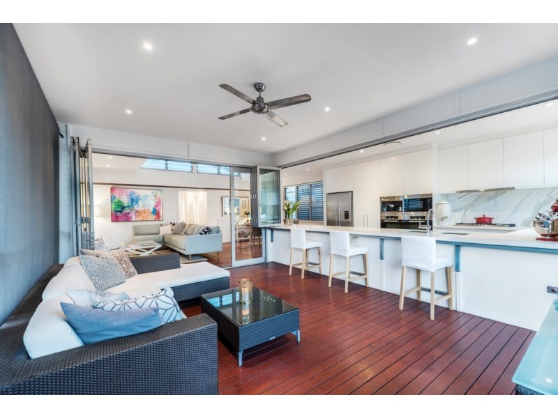 19 Pine Street, Hamilton QLD 4007