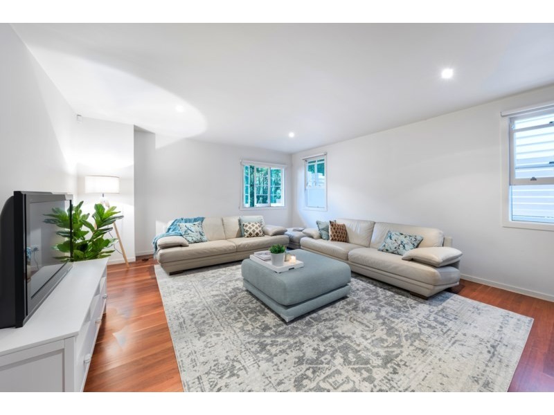 19 Pine Street, Hamilton QLD 4007