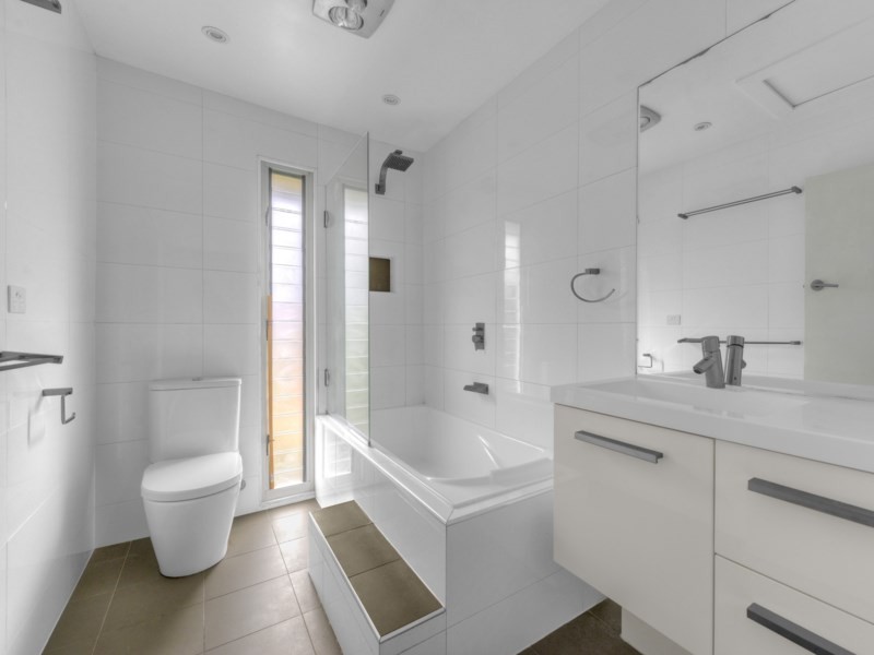 70 Noble Street, Clayfield QLD 4011