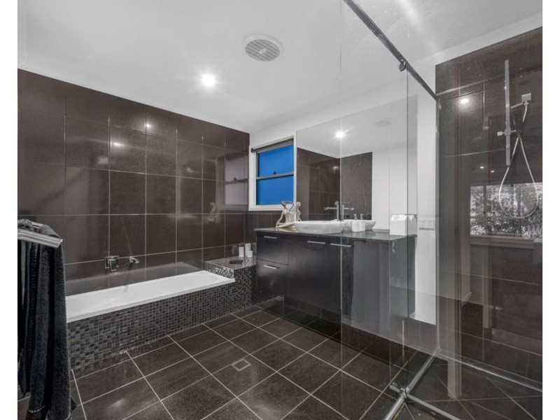 4 Williams Avenue, Hendra QLD 4011