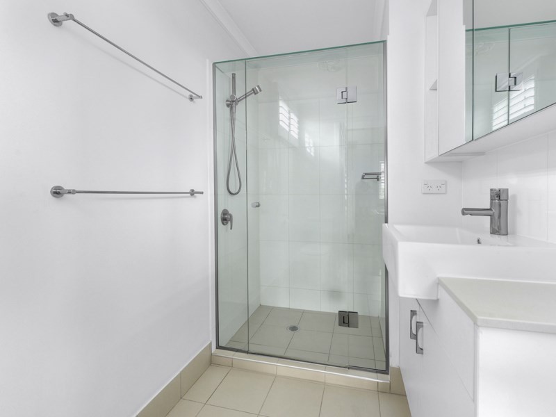 15 Killara Avenue, Hamilton QLD 4007