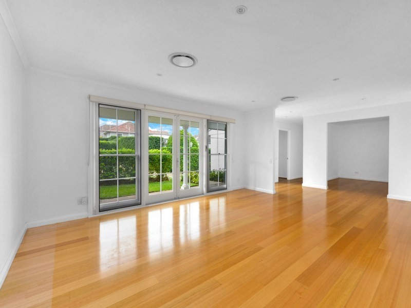 15 Killara Avenue, Hamilton QLD 4007