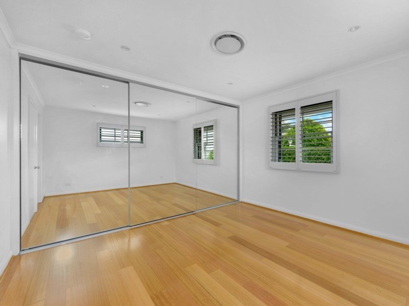 15 Killara Avenue, Hamilton QLD 4007