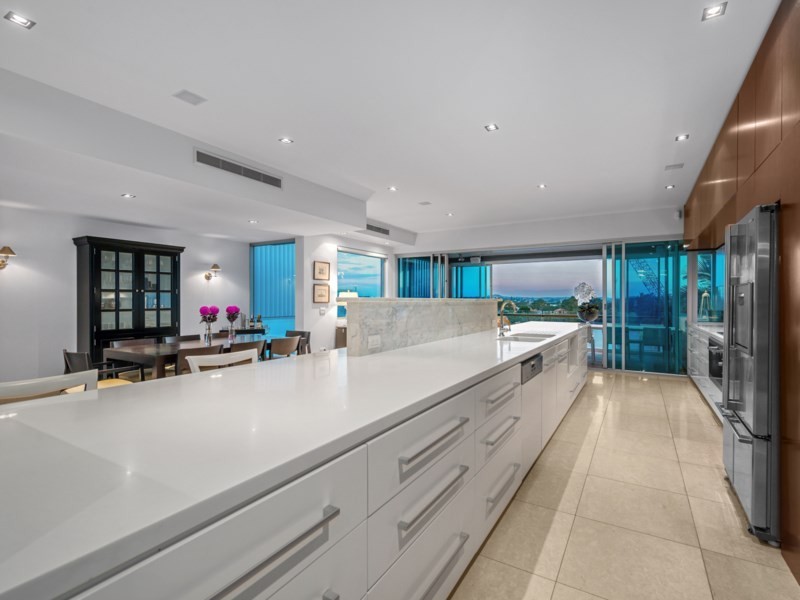 23 Hillside Crescent, Hamilton QLD 4007