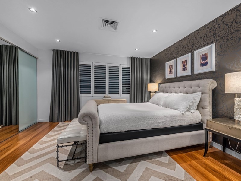 23 Hillside Crescent, Hamilton QLD 4007