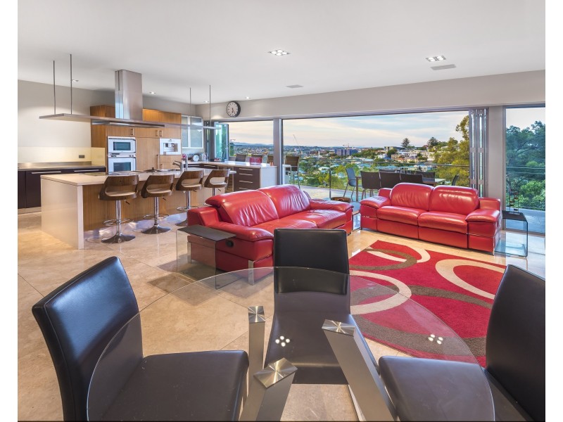 69 Queens Road, Hamilton QLD 4007