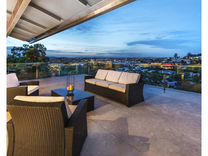 69 Queens Road, Hamilton QLD 4007