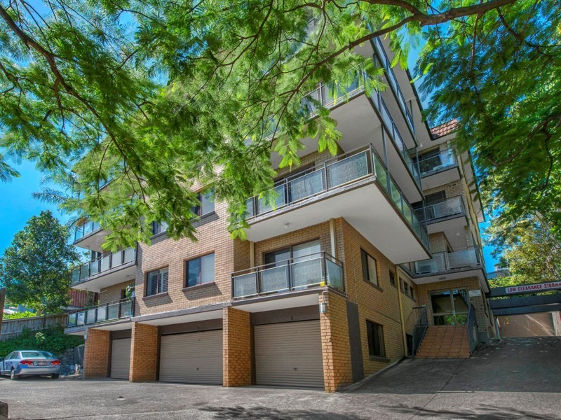 4/24A Crescent Road, Hamilton QLD 4007