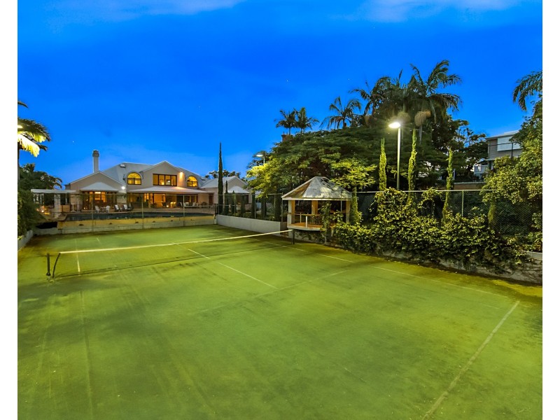 100 Oriel Road, Clayfield QLD 4011