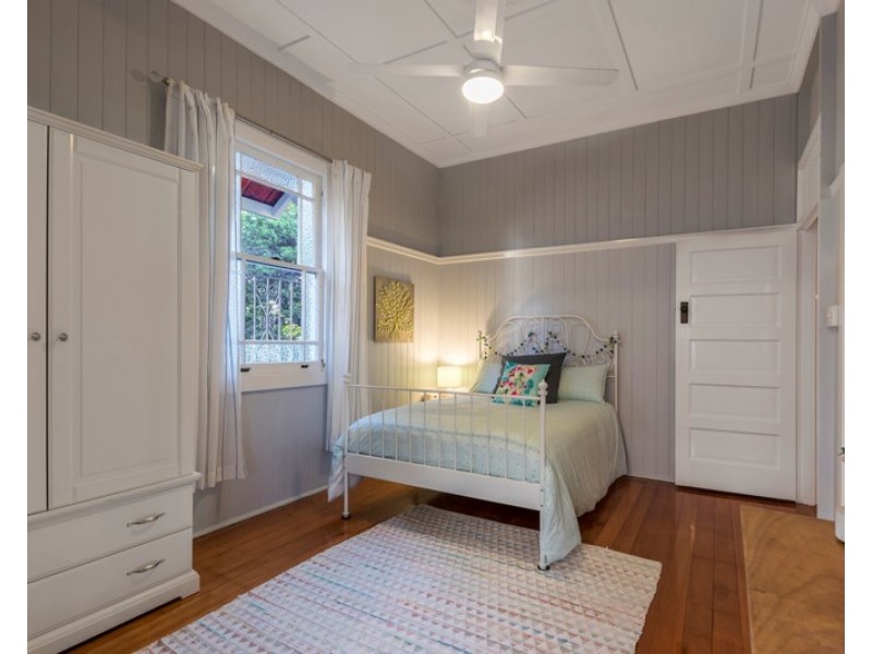 17 Milne Street, Clayfield QLD 4011