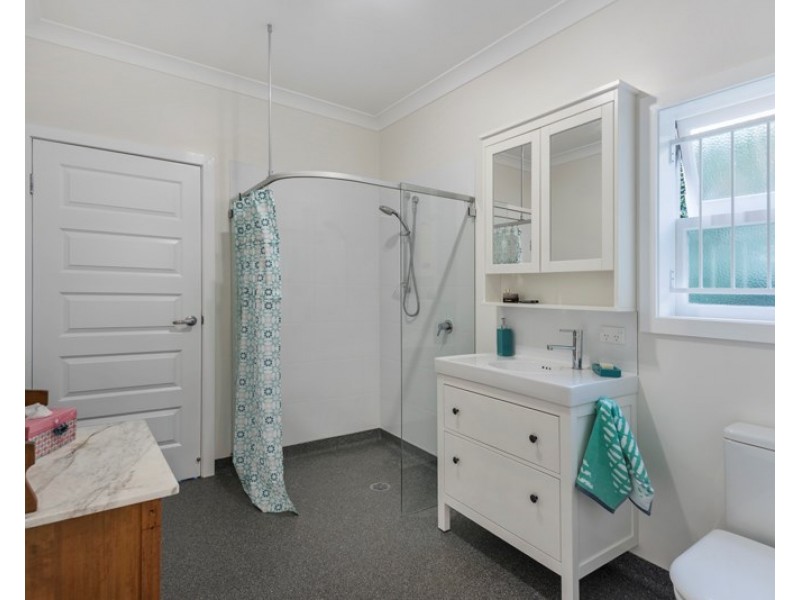 17 Milne Street, Clayfield QLD 4011