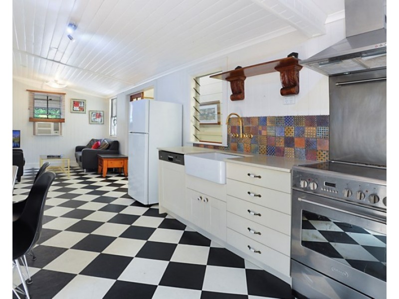 15 Winship Street, Red Hill QLD 4059