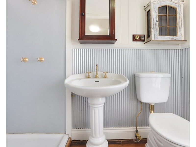 15 Winship Street, Red Hill QLD 4059