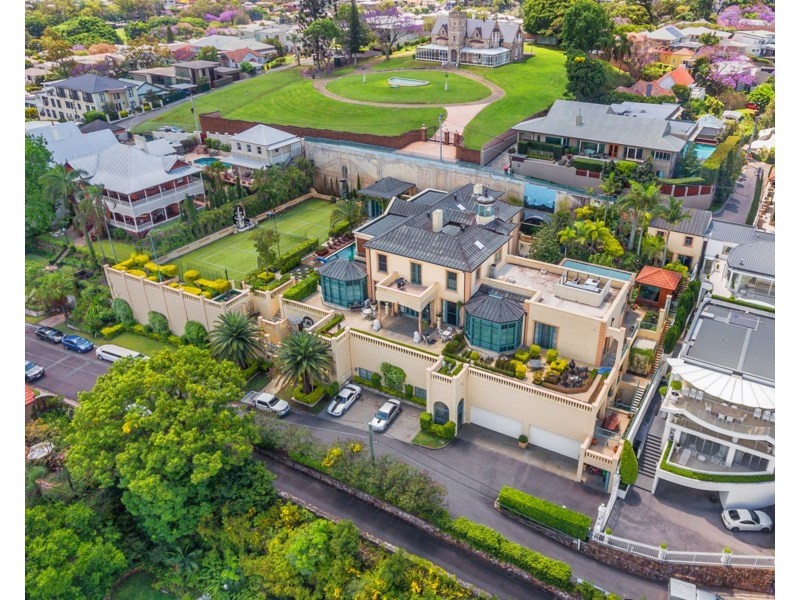 36 Dickson Terrace, Hamilton QLD 4007