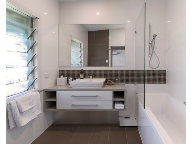 153 Alexandra Road, Clayfield QLD 4011