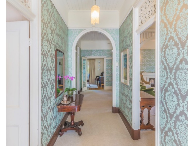 33 Sutherland Avenue, Ascot QLD 4007