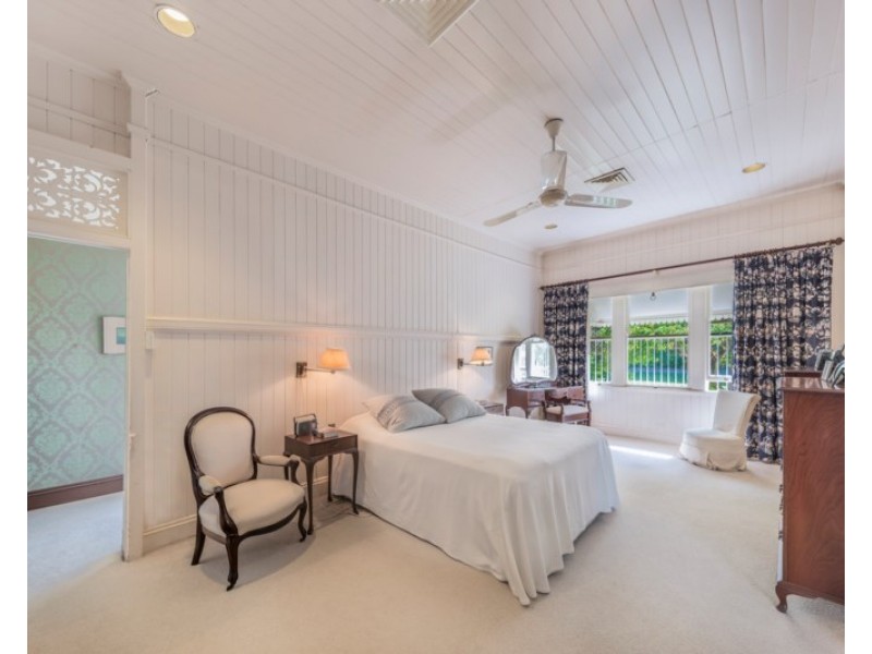 33 Sutherland Avenue, Ascot QLD 4007