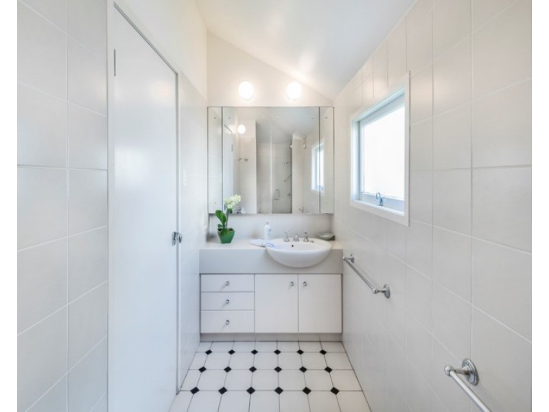 33 Sutherland Avenue, Ascot QLD 4007