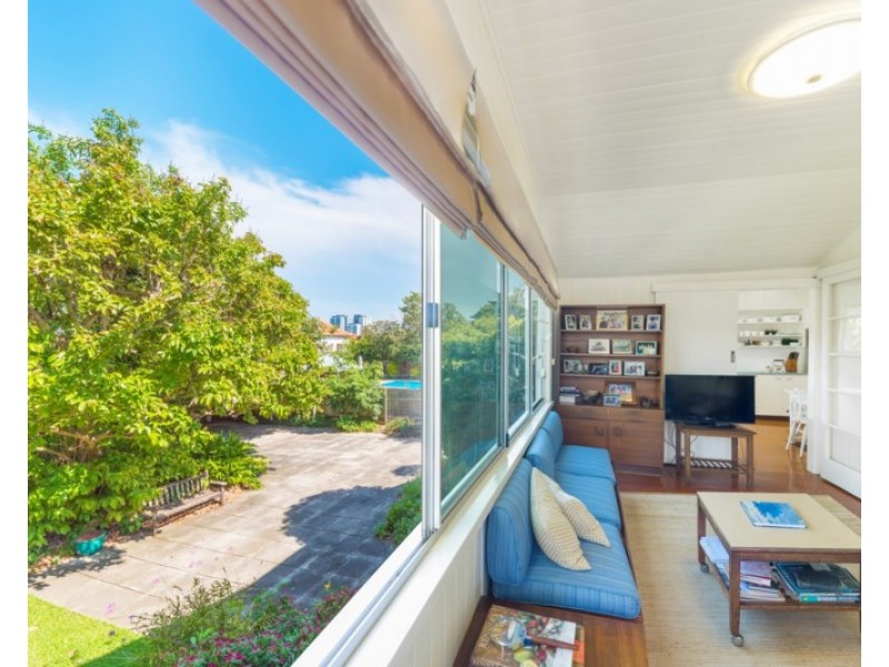 33 Sutherland Avenue, Ascot QLD 4007