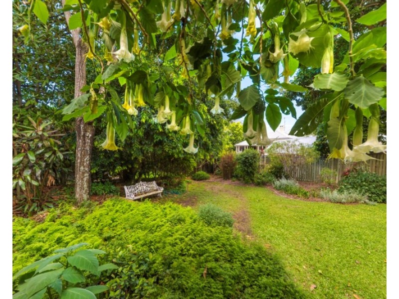 33 Sutherland Avenue, Ascot QLD 4007