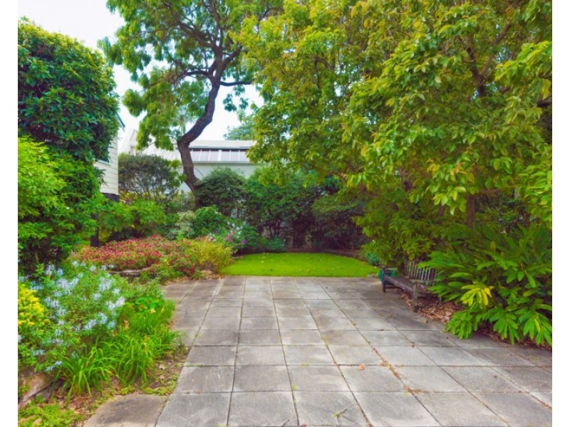 33 Sutherland Avenue, Ascot QLD 4007