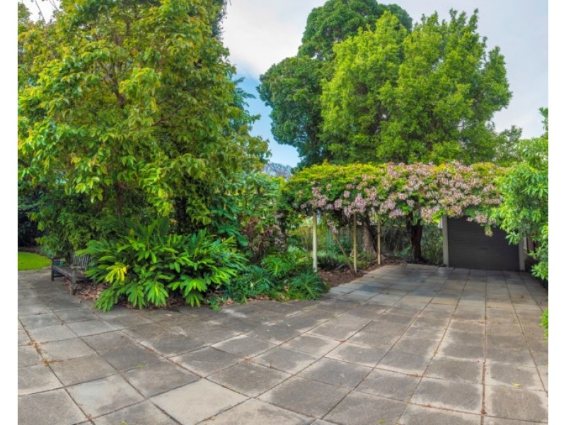 33 Sutherland Avenue, Ascot QLD 4007