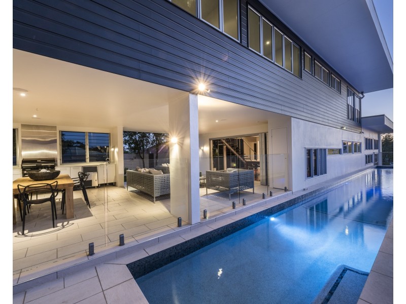 3 Majestic Outlook, Seven Hills QLD 4170