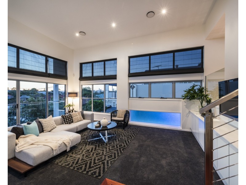 3 Majestic Outlook, Seven Hills QLD 4170