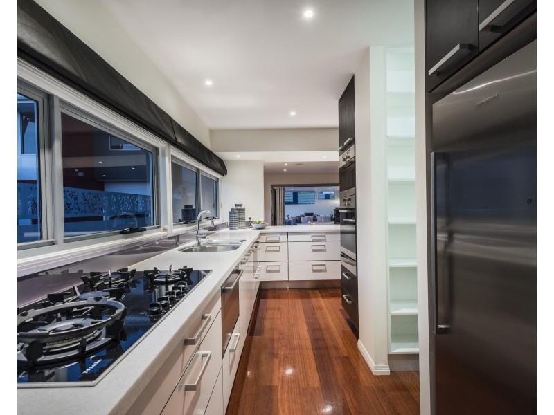 3 Majestic Outlook, Seven Hills QLD 4170